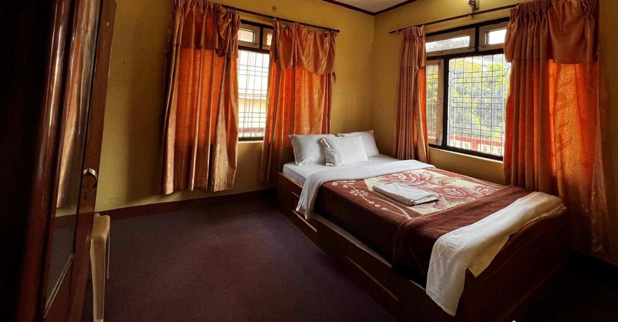 Geo Guest House Pokhara Eksteriør bilde