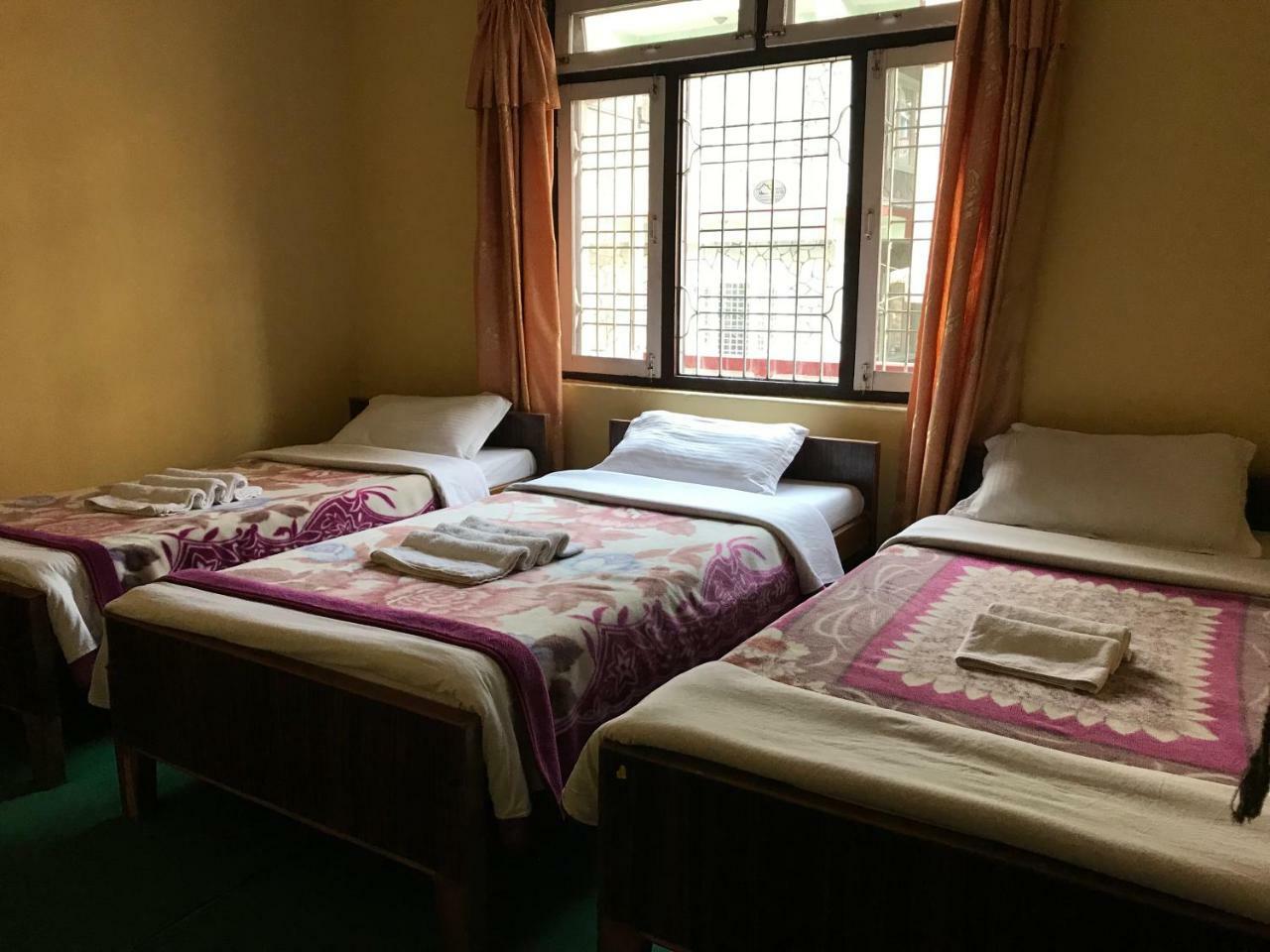 Geo Guest House Pokhara Eksteriør bilde